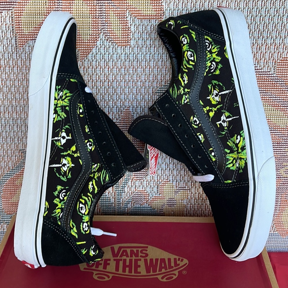 Vans Men’s Old Skool
Eyes in The Dark Black/Multi 
VN0A4BW2BML
Sneakers - Picture 12 of 16